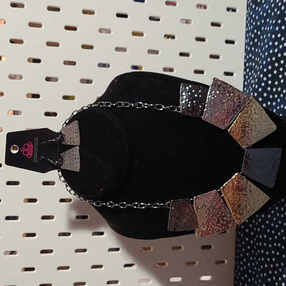 Paparazzi necklace and earrings